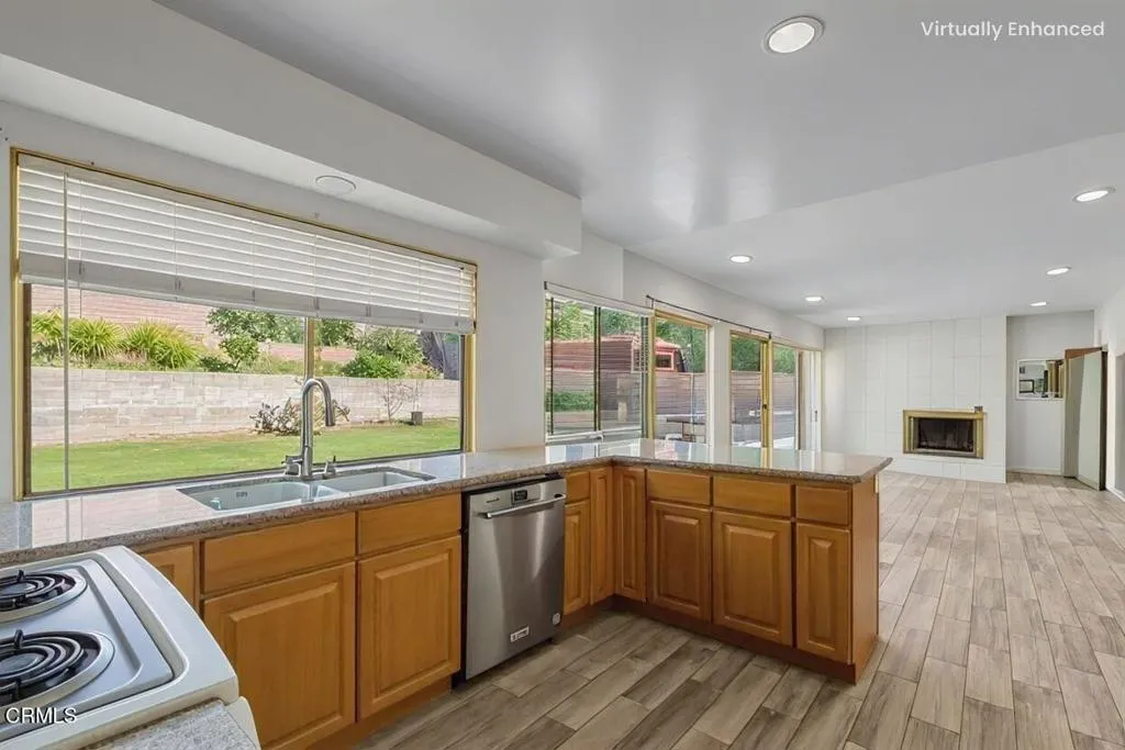 16833 Nearview, Canyon Country, California 91387 home-pic-14